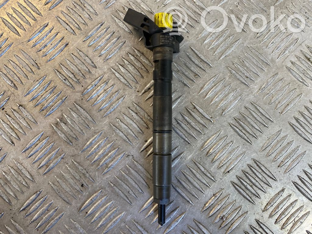 Audi A6 S6 C6 4F Fuel injector 