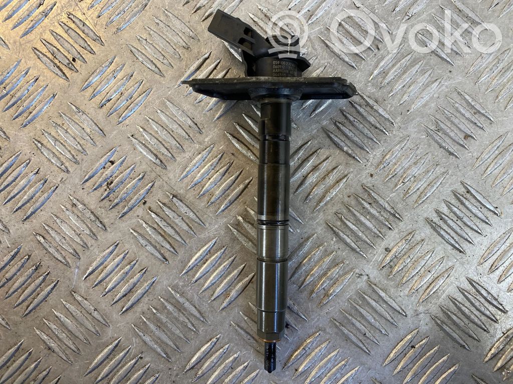 Audi A6 S6 C6 4F Fuel injector 