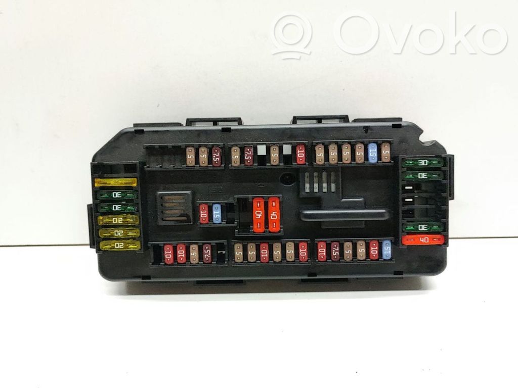 BMW 3 F30 F35 F31 Drošinātāju bloks 