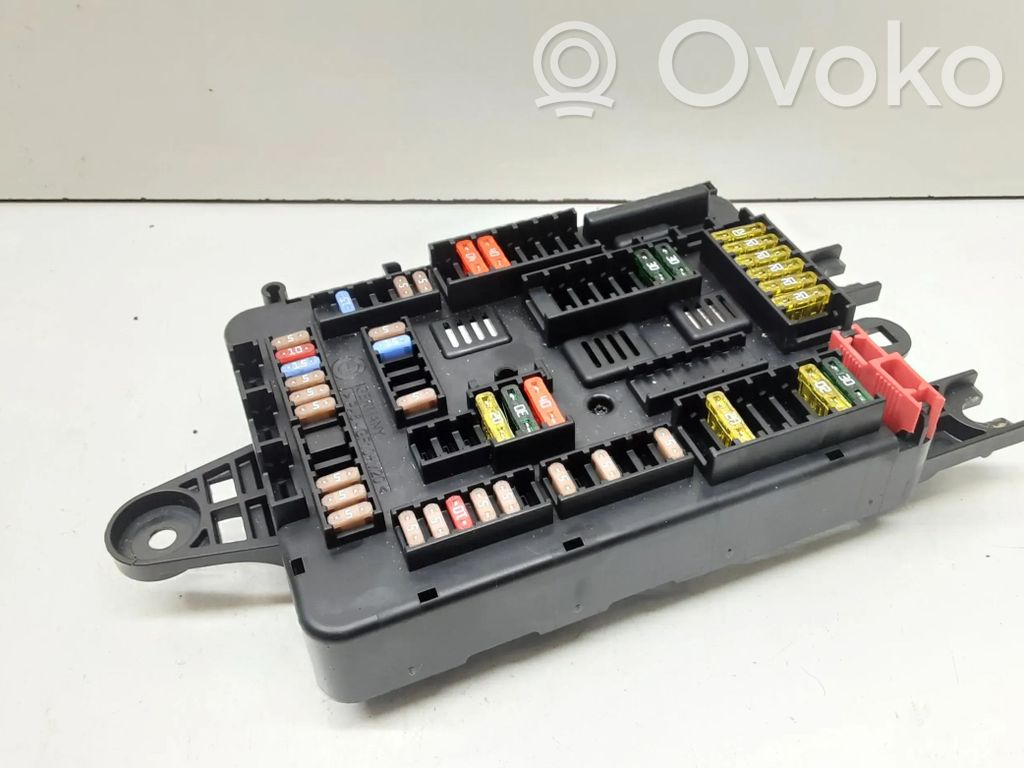BMW 3 F30 F35 F31 Drošinātāju bloks 