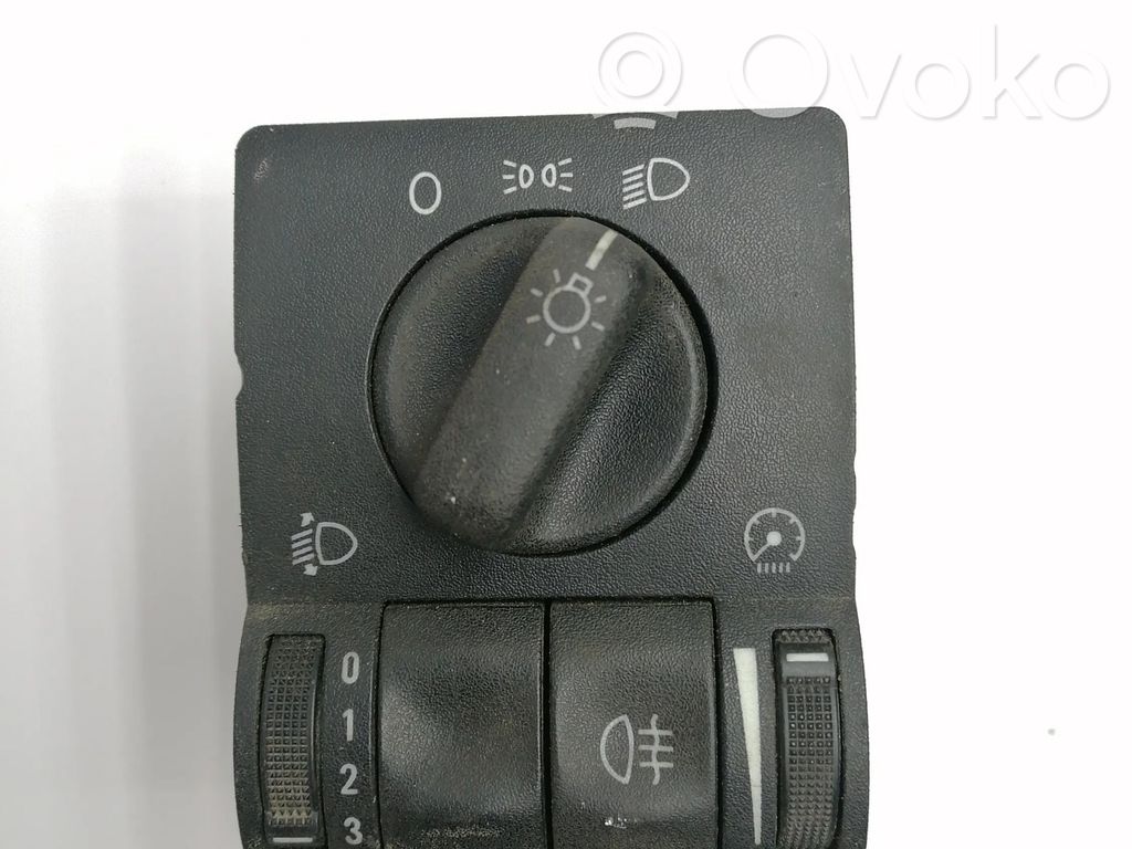 Opel Astra G Light switch 