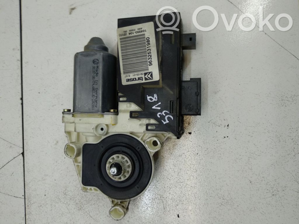 Citroen C5 Front door window regulator motor 