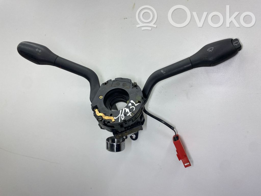 Volkswagen Polo Interruptor/palanca de limpiador de luz de giro 