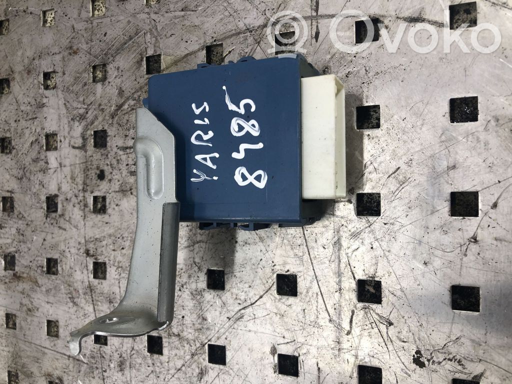 Toyota Yaris Verso Door central lock control unit/module 