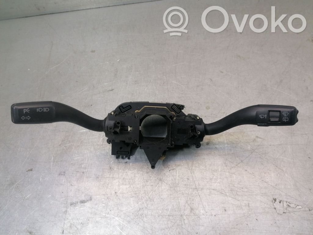Audi A4 S4 B6 8E 8H Wiper turn signal indicator stalk/switch 