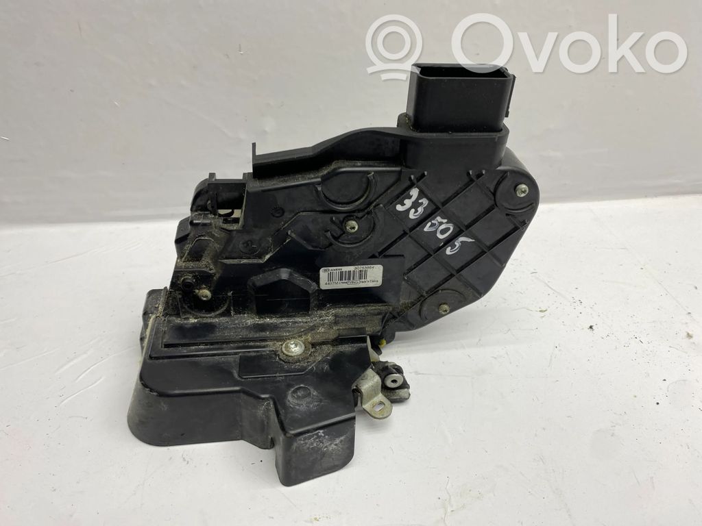 Volvo V50 Priekšpusē slēdzene 