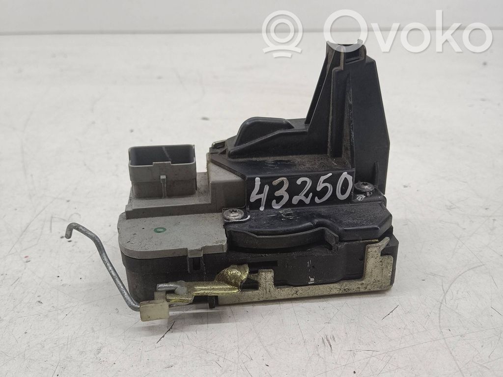 Peugeot 307 Front door lock 