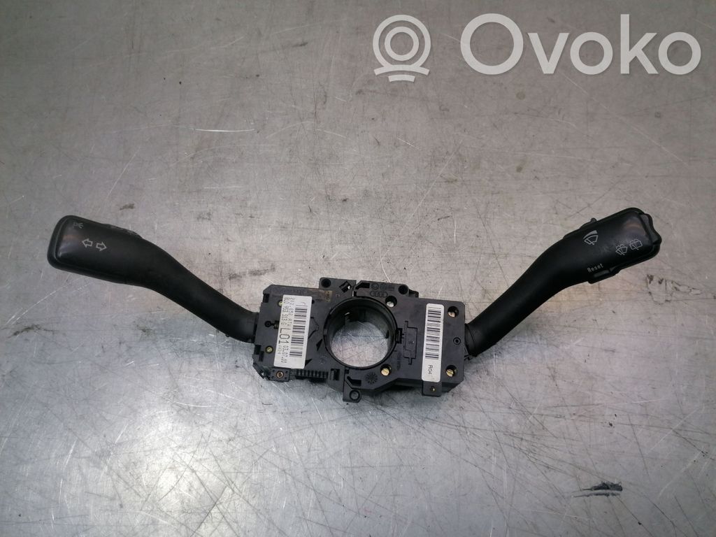 Volkswagen PASSAT B5 Wiper turn signal indicator stalk/switch 