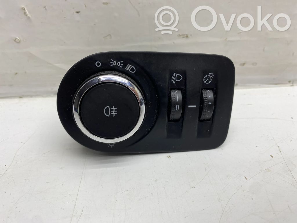 Opel Zafira C Light switch 