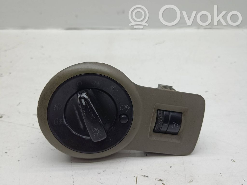 Skoda Octavia Mk1 (1U) Light switch 