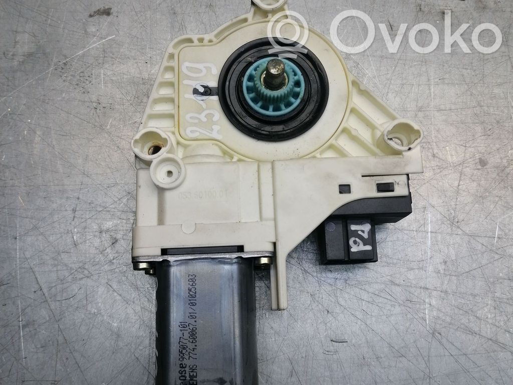 Audi A6 S6 C6 4F Priekinio lango pakelėjo varikliukas 