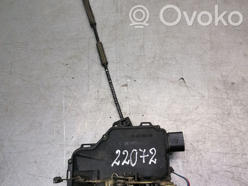 Skoda Octavia Mk1 (1U) Priekšpusē slēdzene 