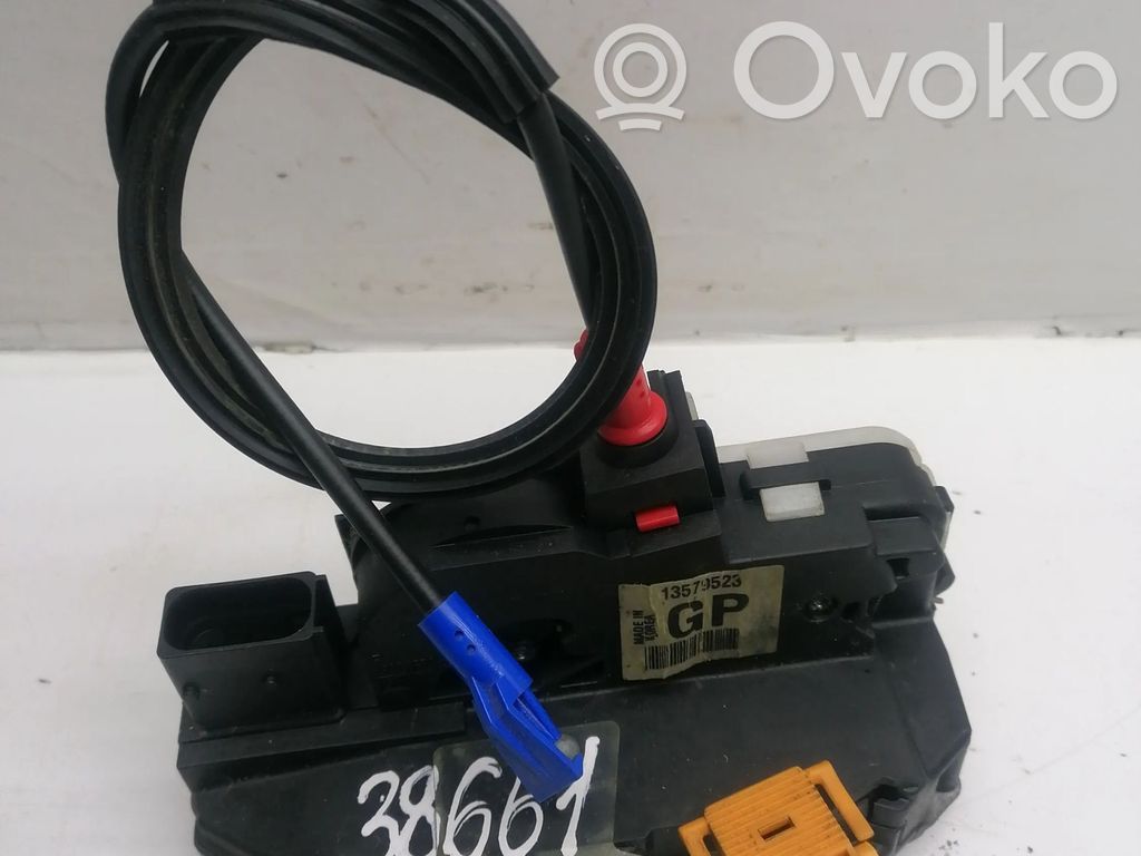 Opel Zafira C Front door lock 