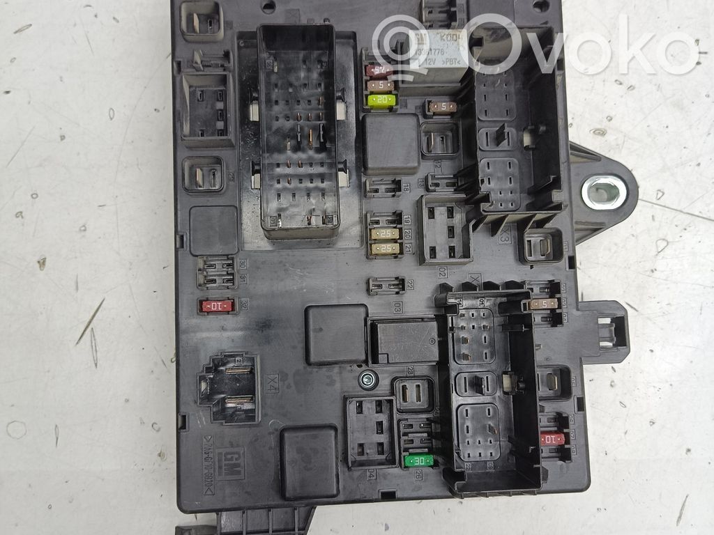 Opel Astra J Comfort/convenience module 