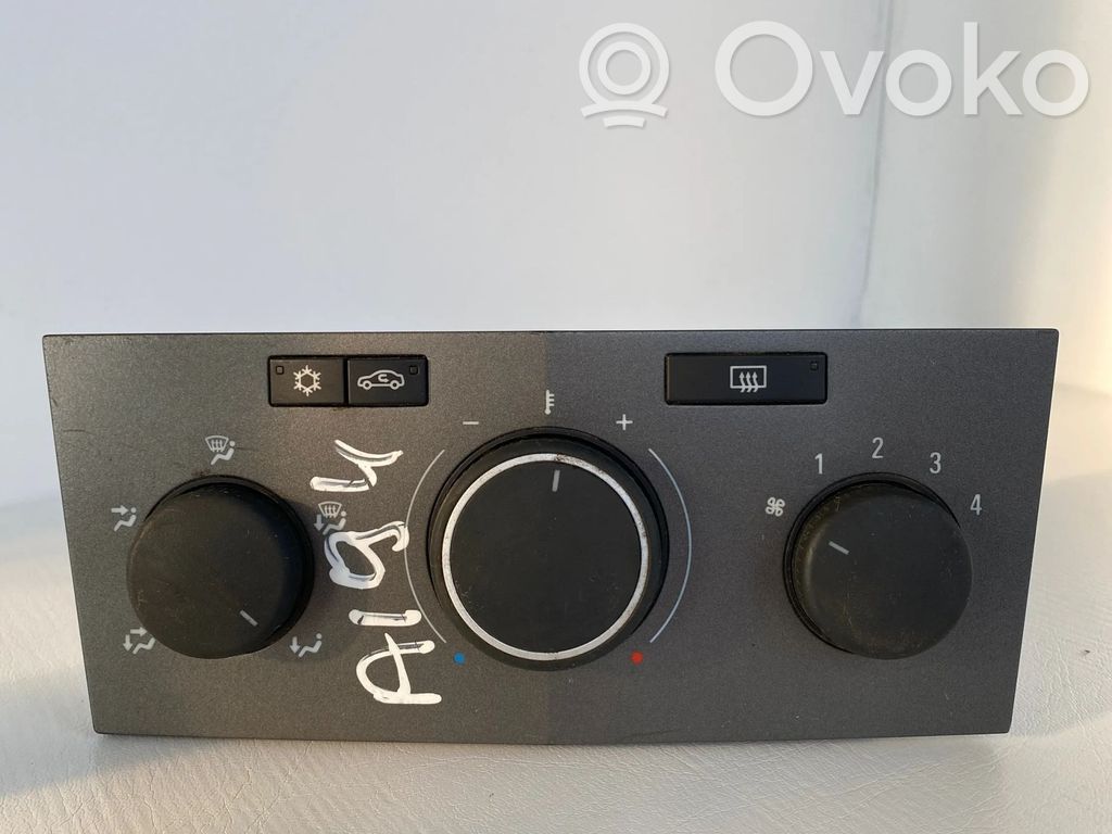 Opel Astra H Climate control unit 