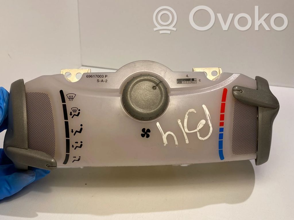 Toyota Aygo AB10 Climate control unit 