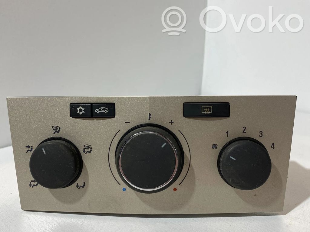Opel Astra H Climate control unit 