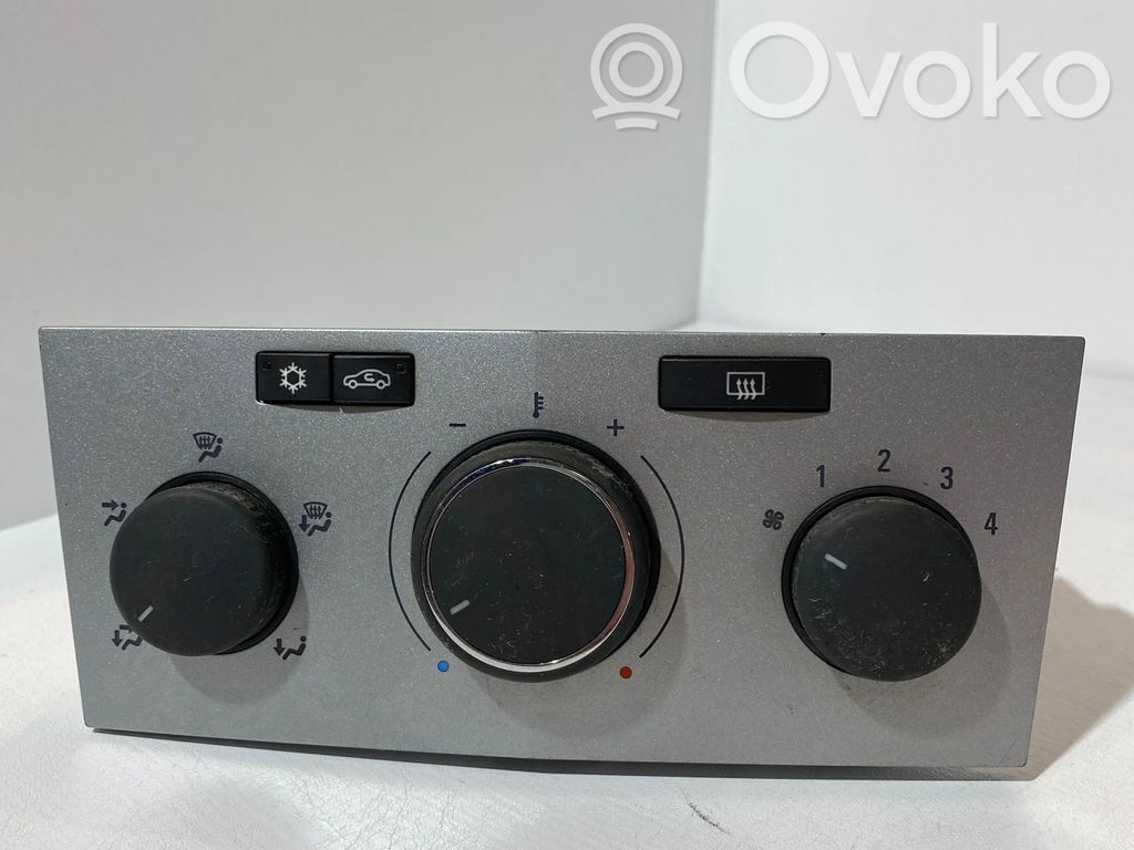 Opel Astra H Climate control unit 