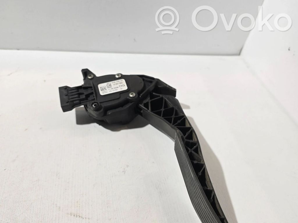 Opel Insignia A Accelerator throttle pedal 