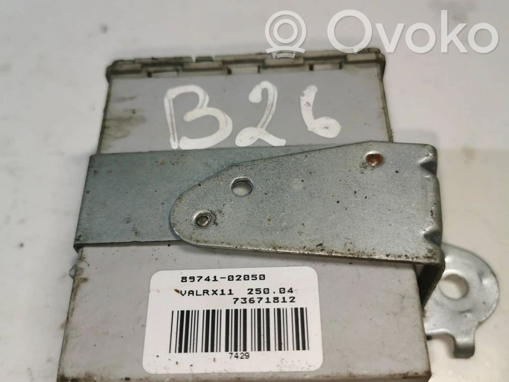 Toyota Corolla E120 E130 Door central lock control unit/module 