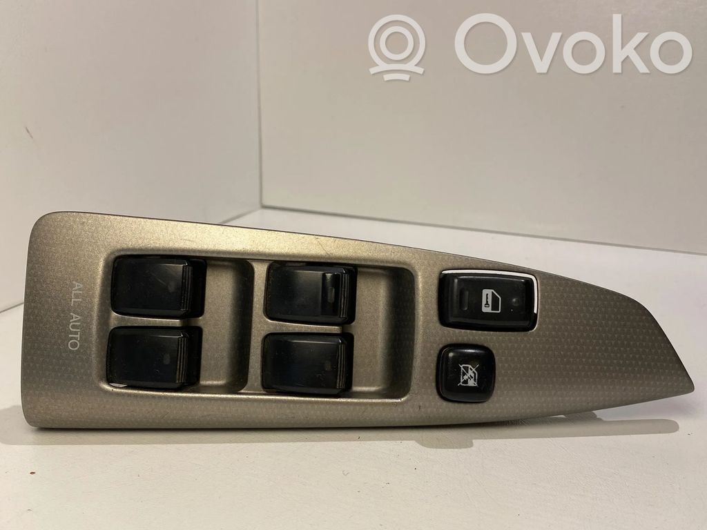 Toyota Avensis Verso Electric window control switch 