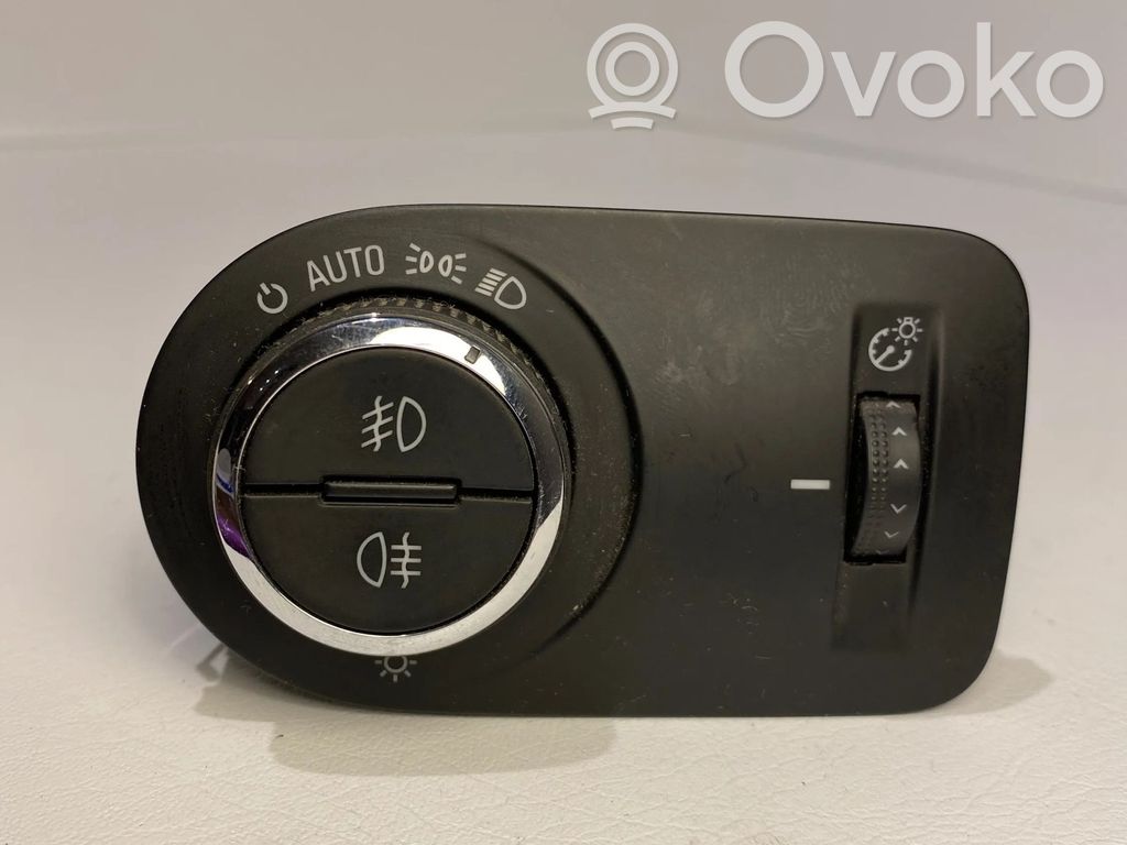Opel Zafira C Light switch 
