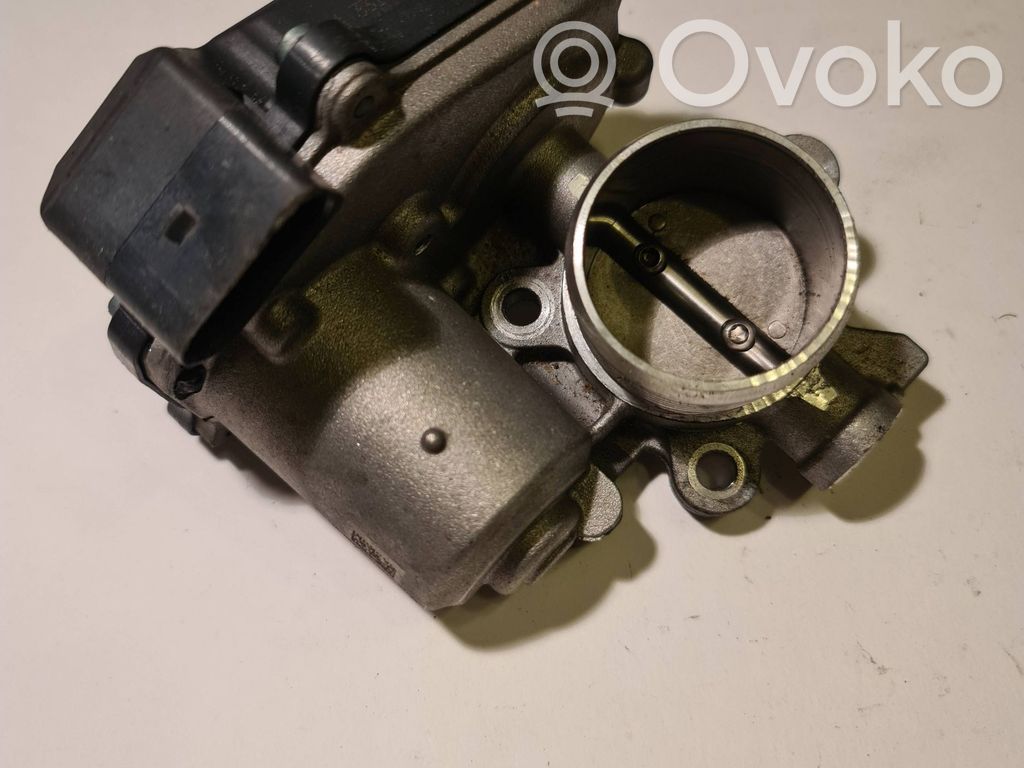 Audi A4 S4 B8 8K Droseļvārsts 