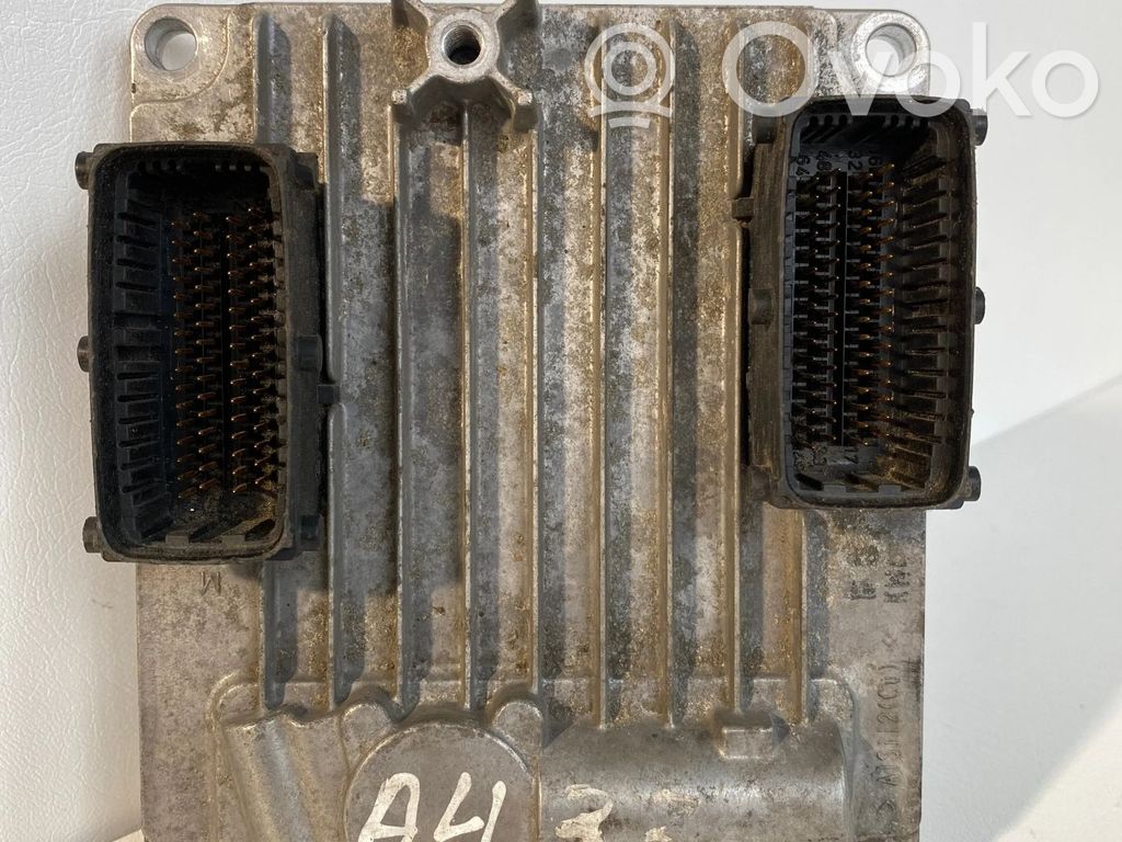Opel Vectra C Engine control unit/module 
