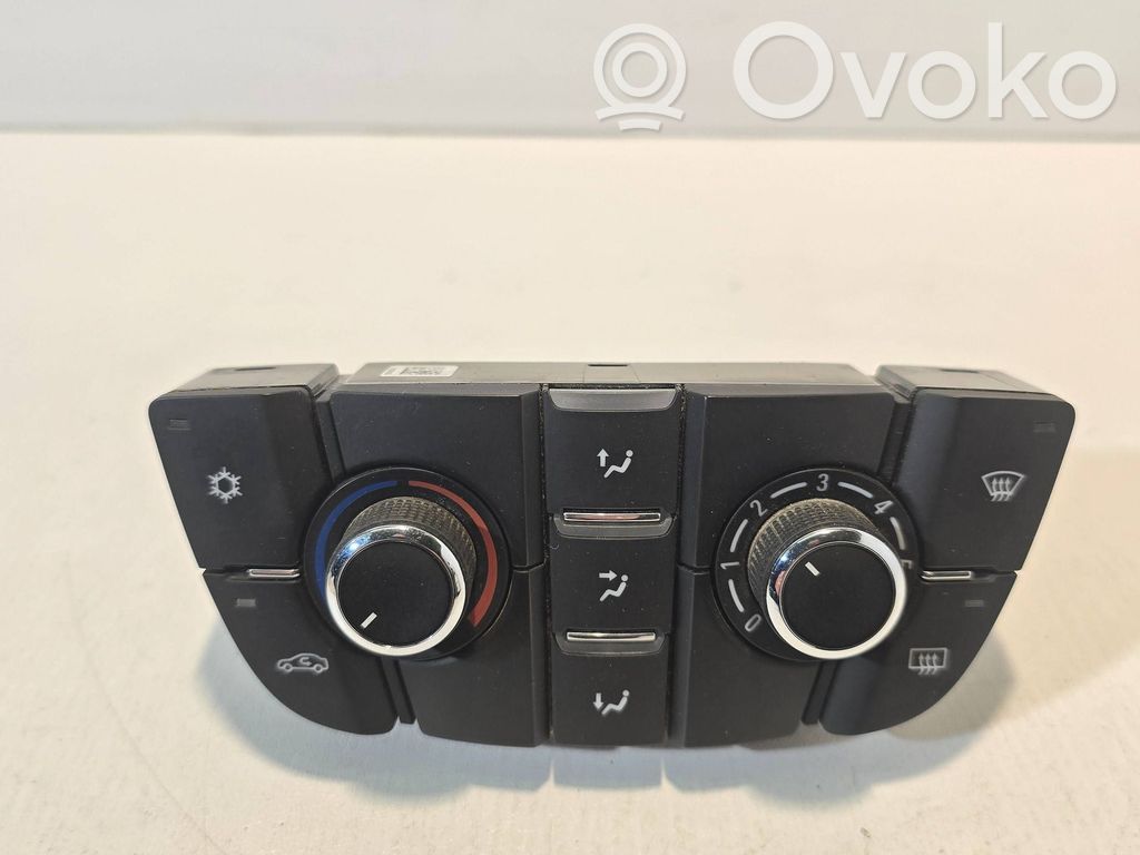 Opel Astra J Climate control unit 