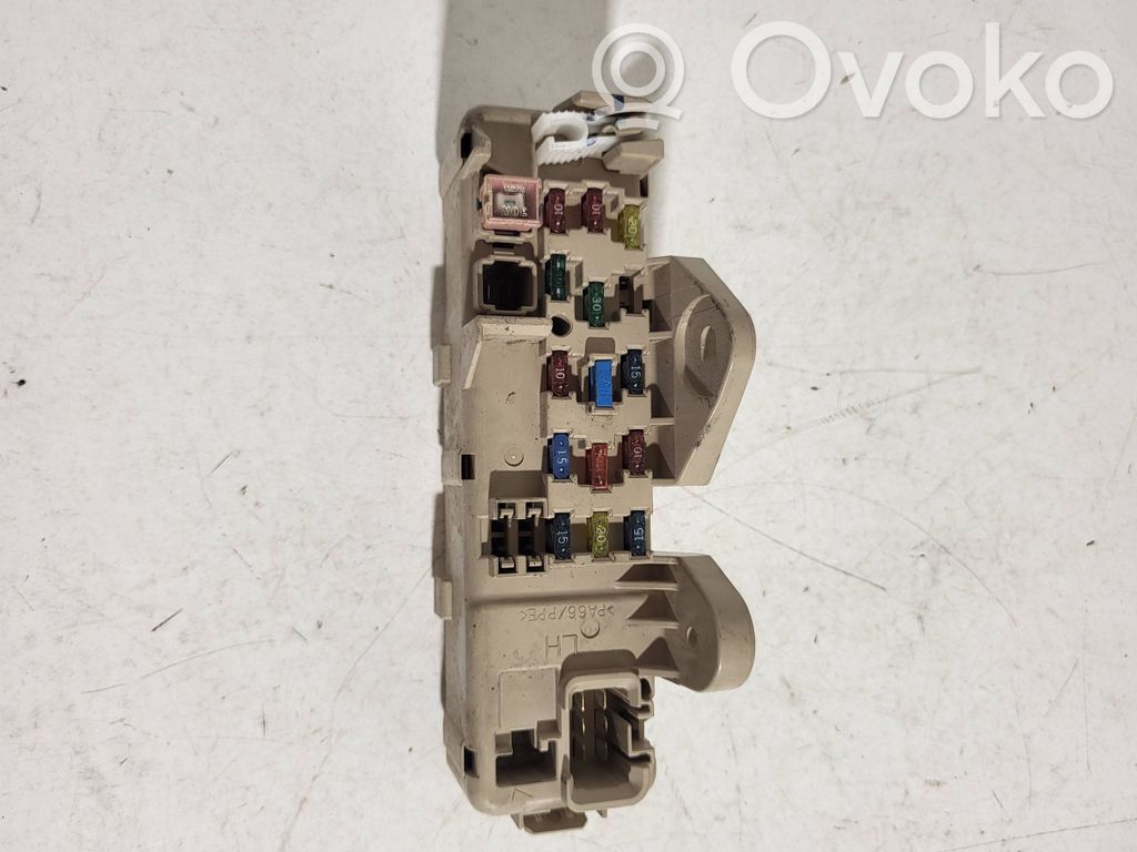 Mazda 323 F Fuse 