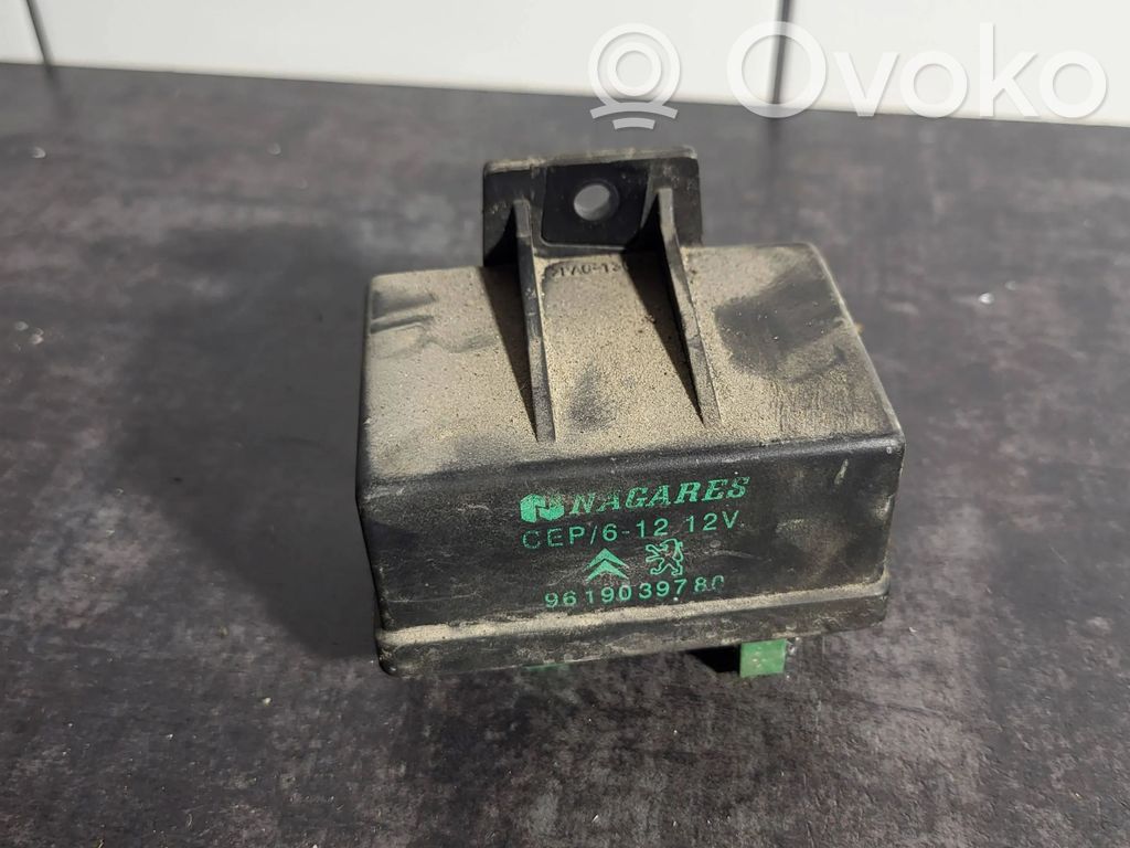 Peugeot 406 ABS relay 