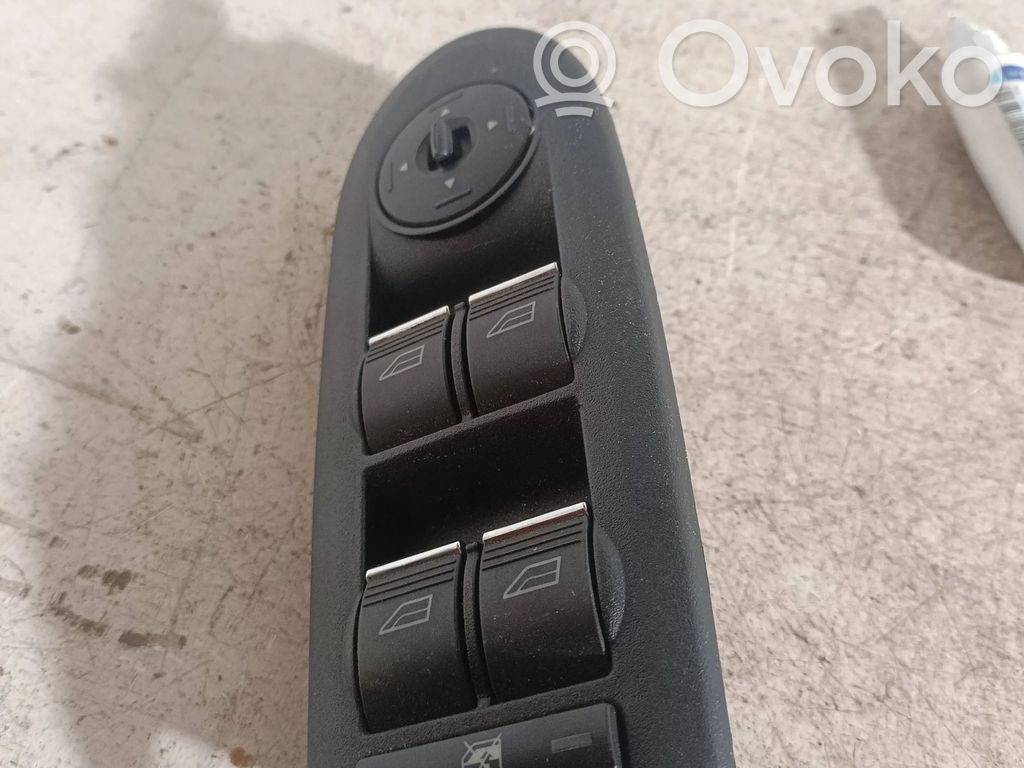 Ford C-MAX I Electric window control switch 