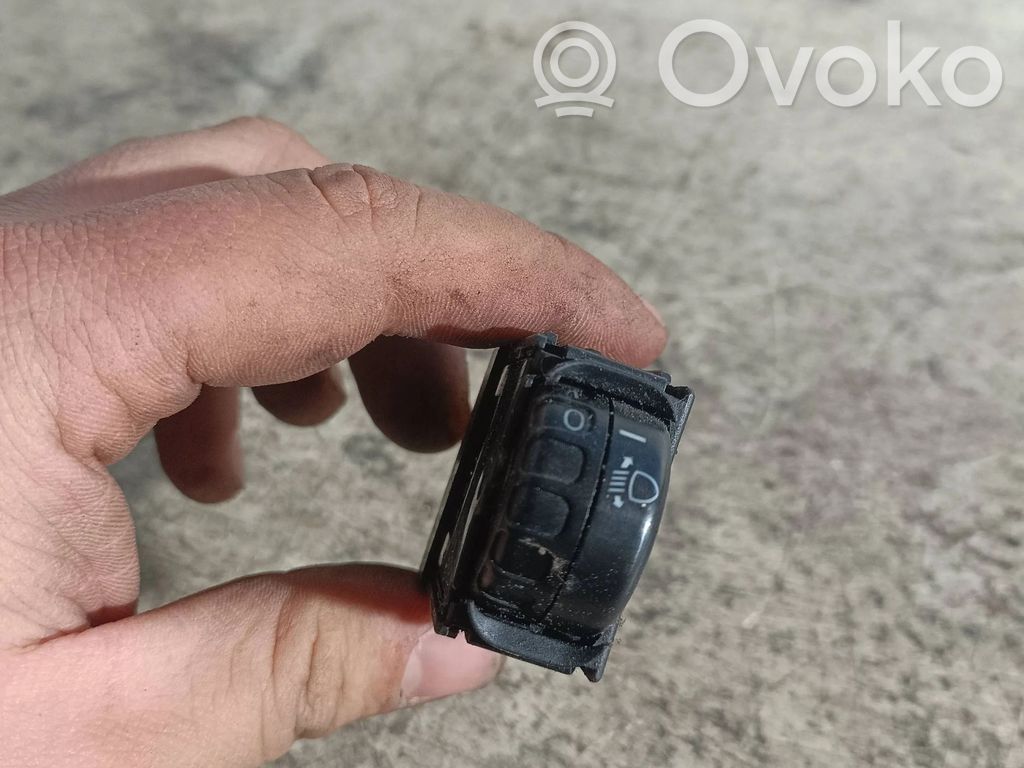 Toyota Yaris Включатель регулировки высоты фонарей 