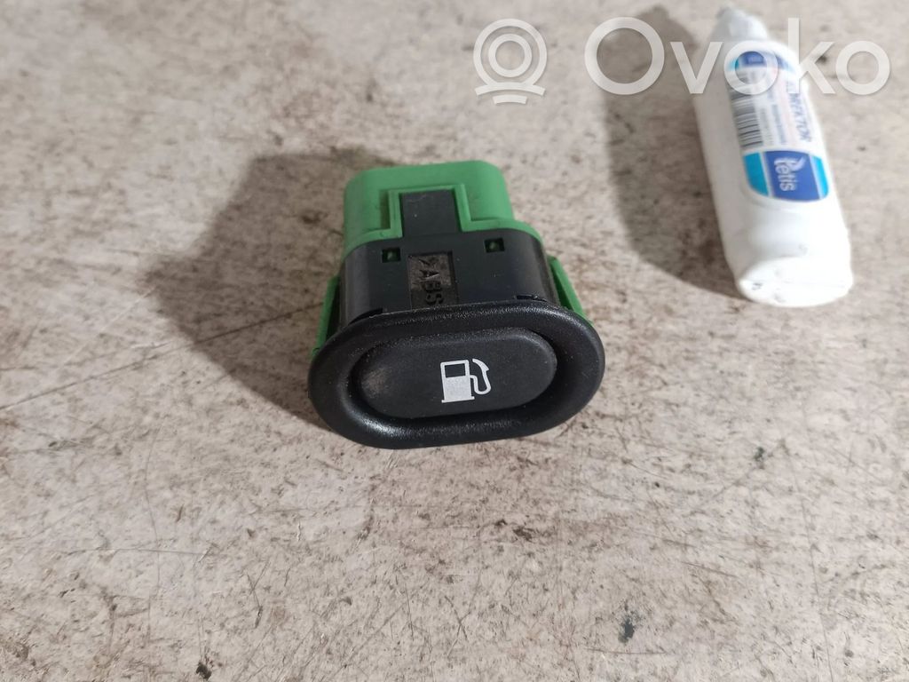 Saab 9-5 Fuel tank opening switch 