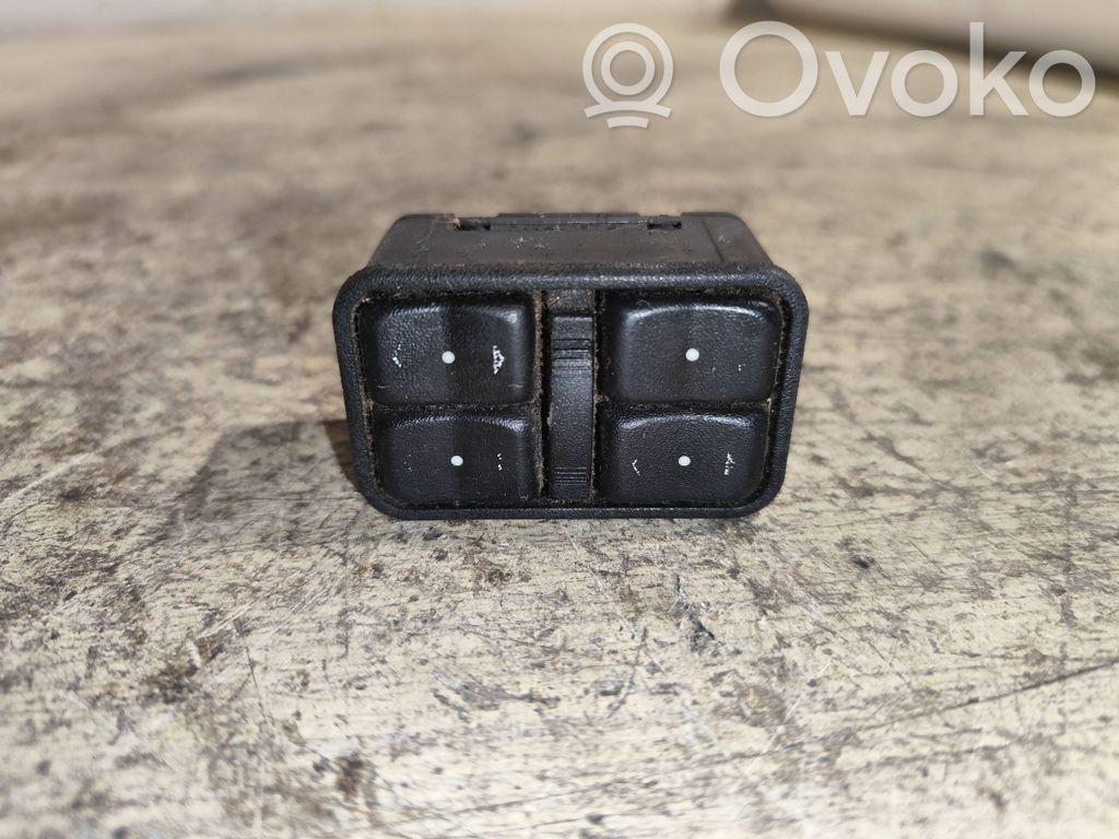 Opel Zafira A Electric window control switch 