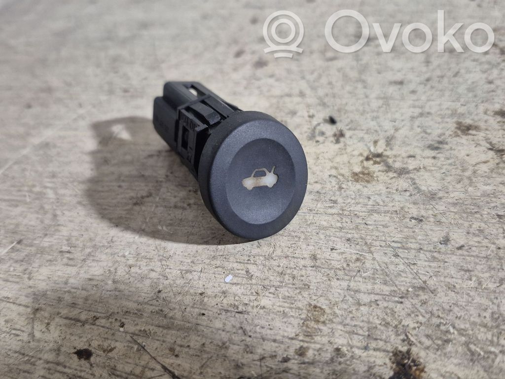 Ford Fiesta Tailgate/trunk/boot open switch 