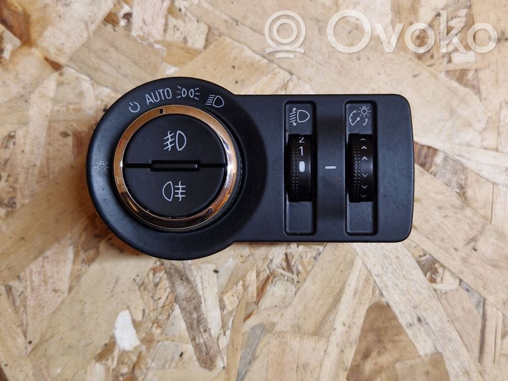 Opel Astra J Light switch 