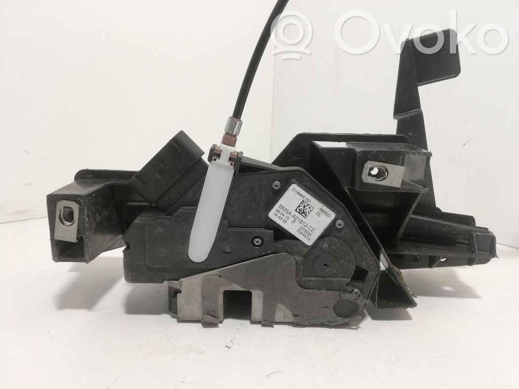 Ford Mondeo MK V Priekšpusē slēdzene 