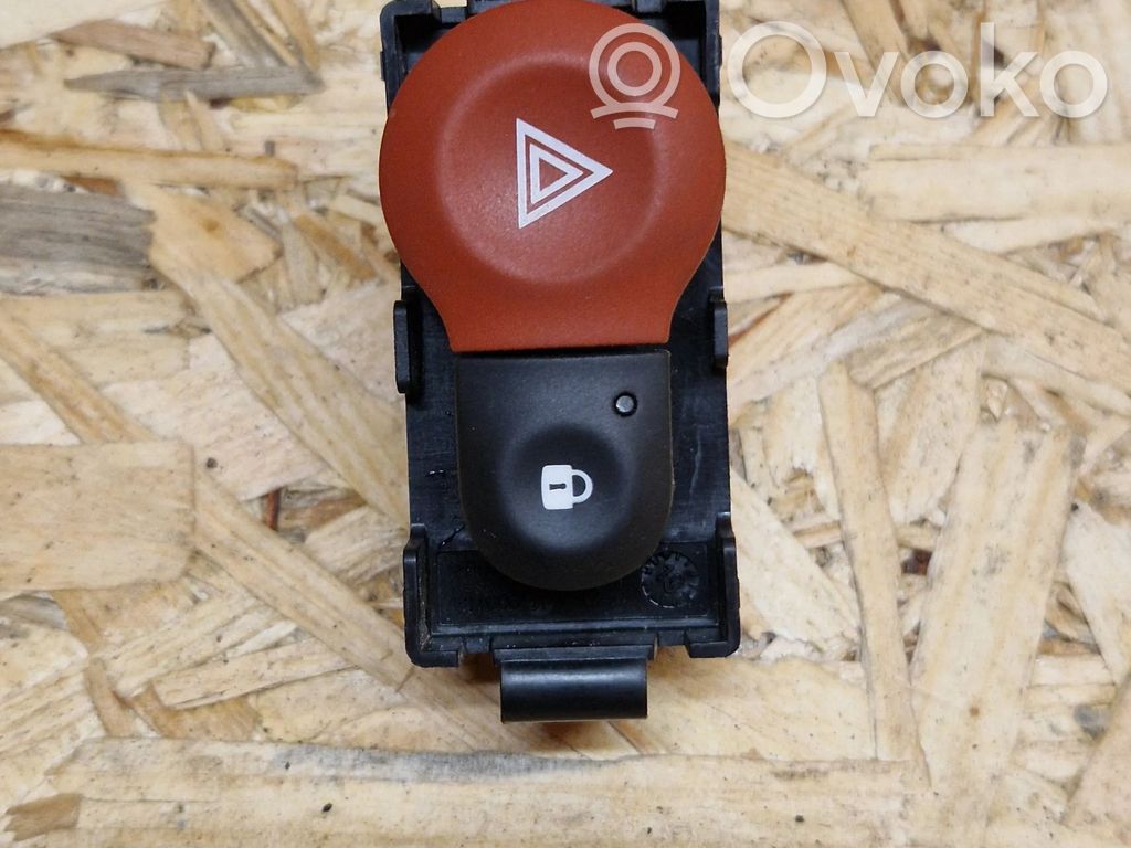 Renault Twingo III Hazard light switch 