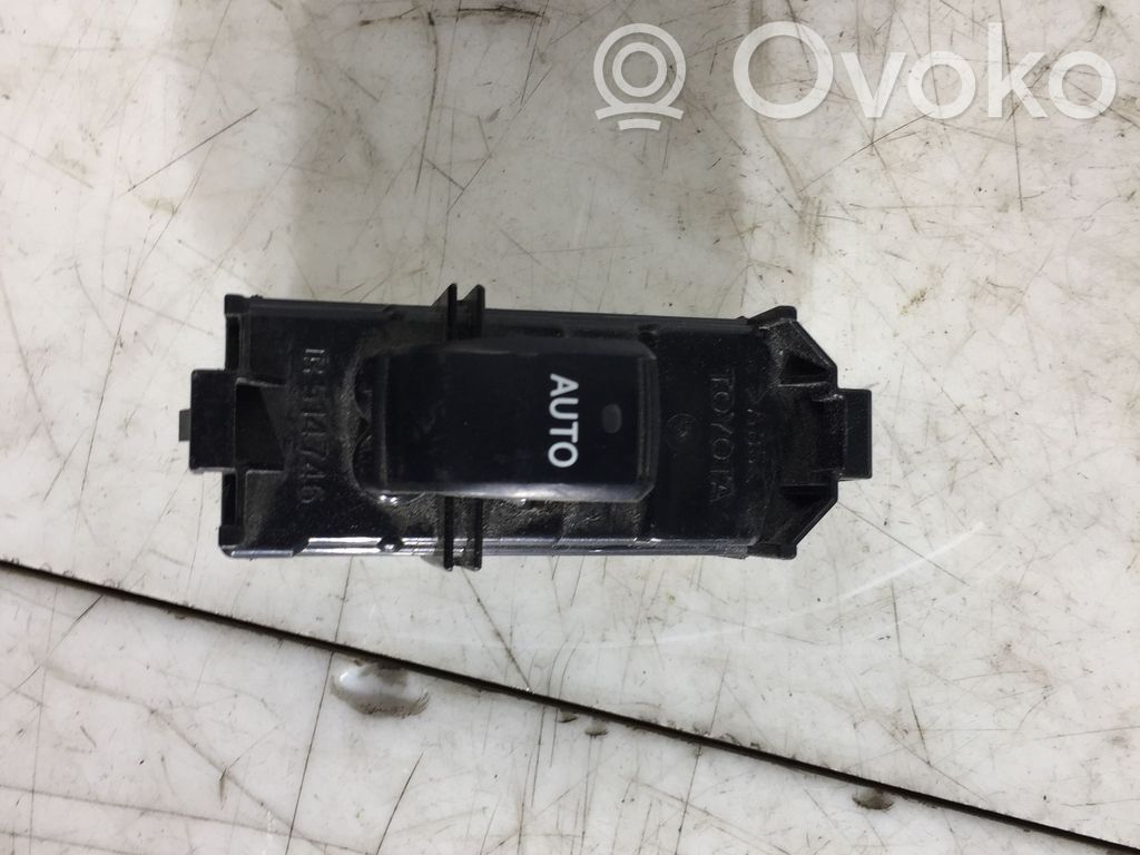 Toyota Avensis Verso Electric window control switch 