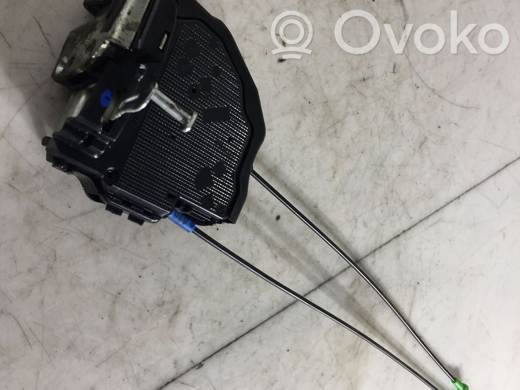 Toyota Auris E180 Rear door lock 