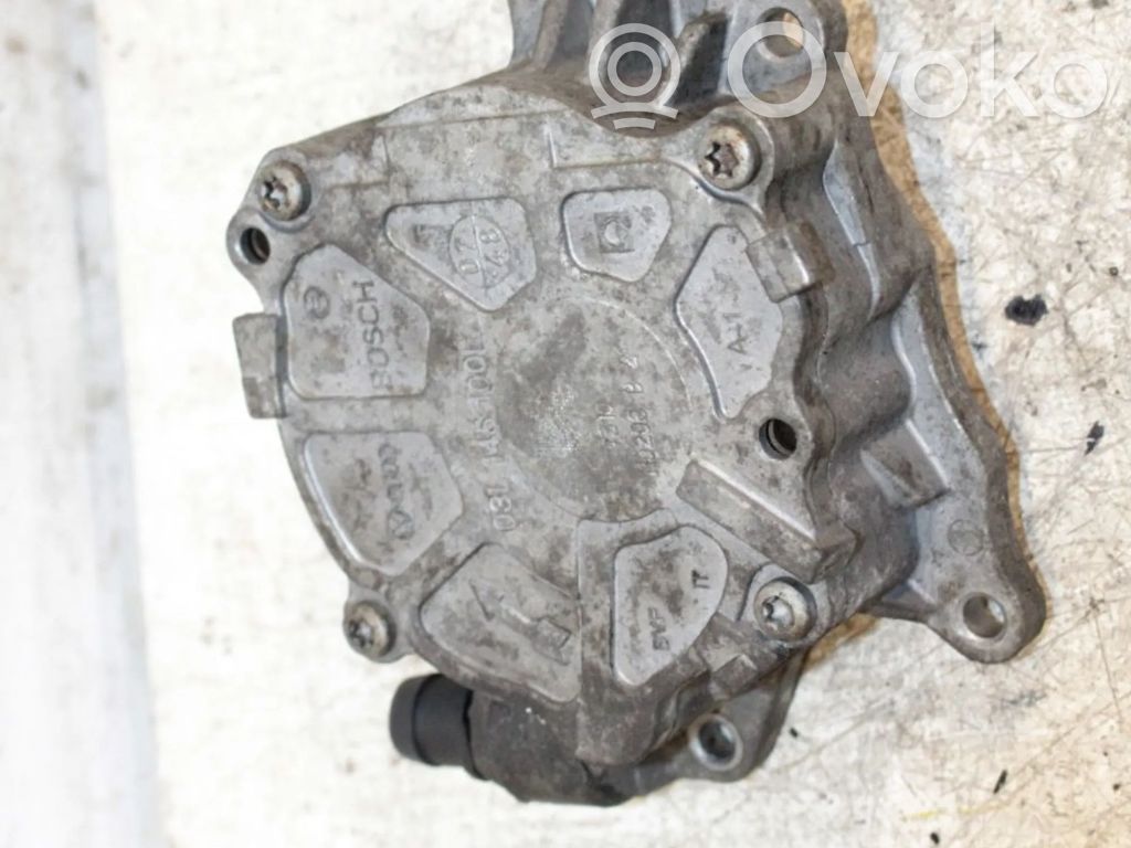 Volkswagen Tiguan Vacuum pump 