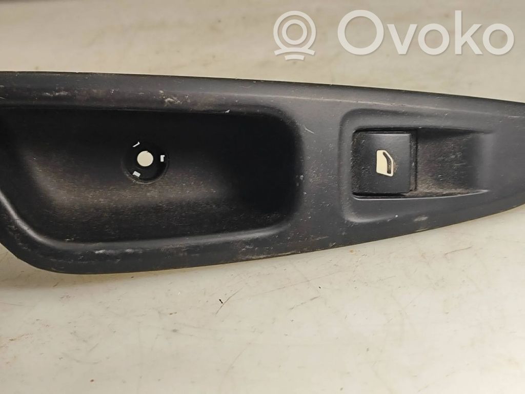 Peugeot 308 Electric window control switch 