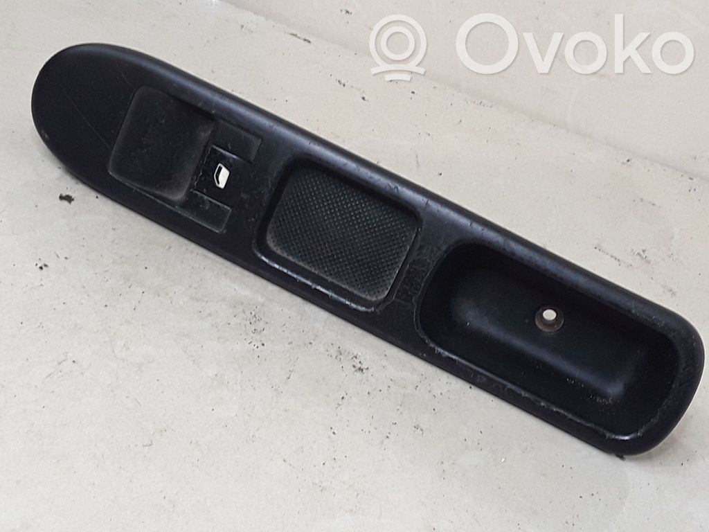 Peugeot 307 Electric window control switch 