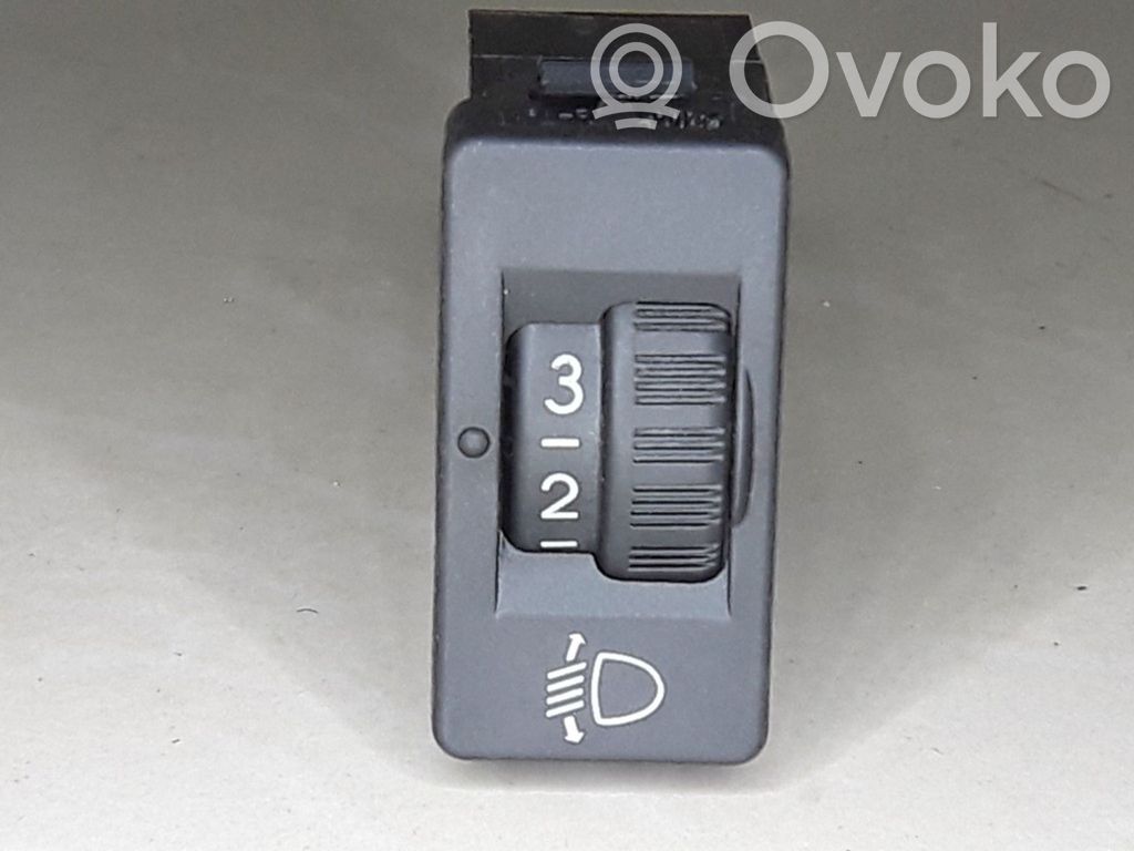 Peugeot 207 Headlight level adjustment motor 