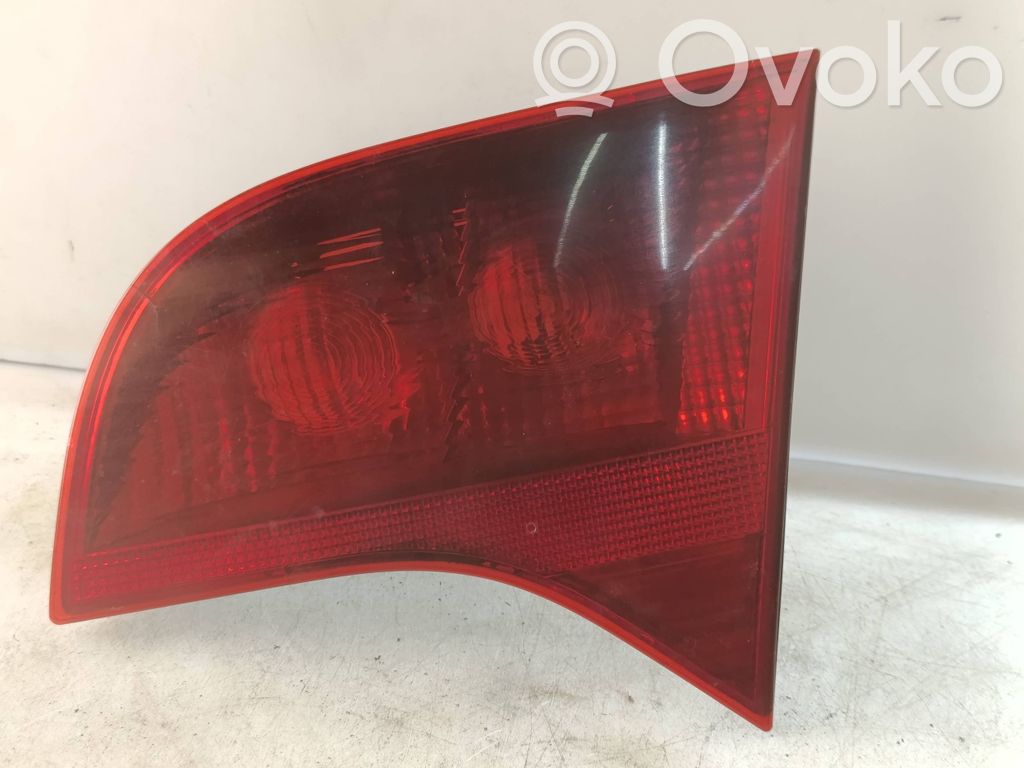 Audi A4 S4 B7 8E 8H Takaluukun takavalot 
