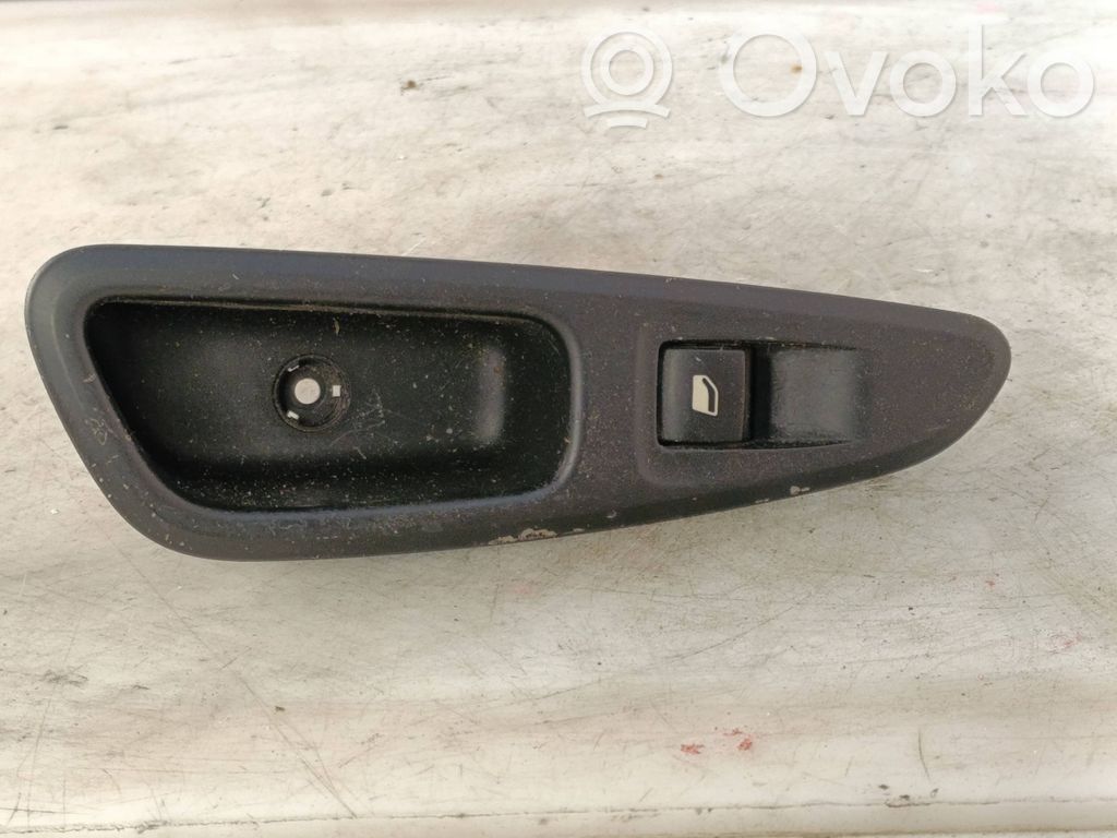 Peugeot 308 Electric window control switch 