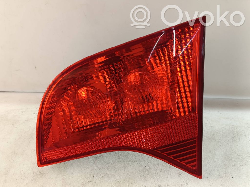 Audi A4 S4 B7 8E 8H Takaluukun takavalot 