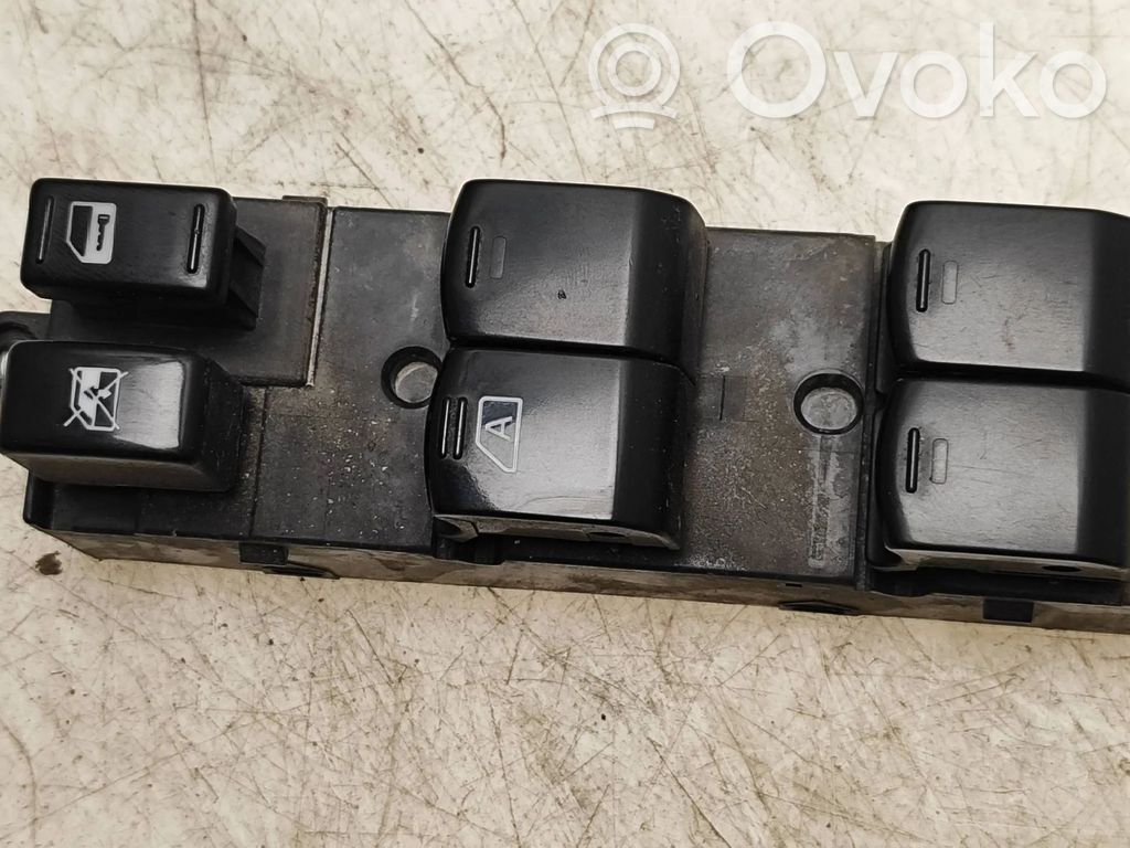 Subaru Forester SH Electric window control switch 