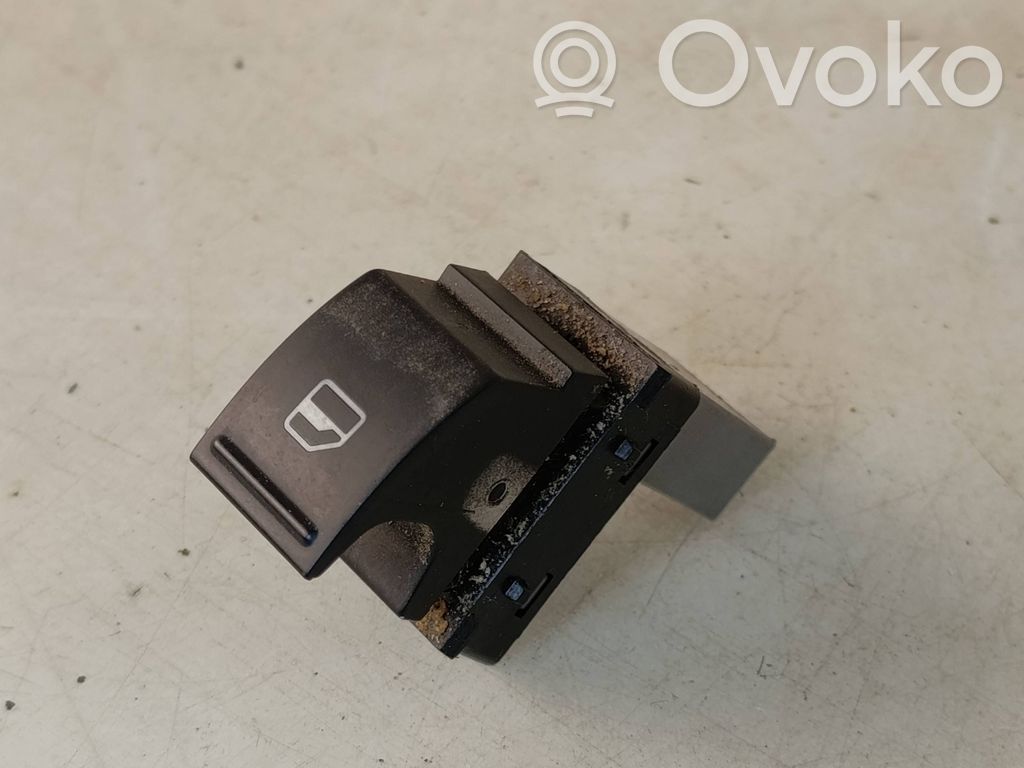 Volkswagen PASSAT B7 Electric window control switch 